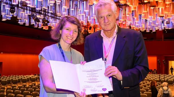 Preisträgerin Dr. Sophia Klehs mit Prof. Armin Welz